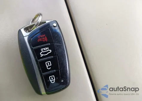 2016 Hyundai Genesis 3.8 z USA, uszkodzony, nr VIN KMHGN4JE4GU135157